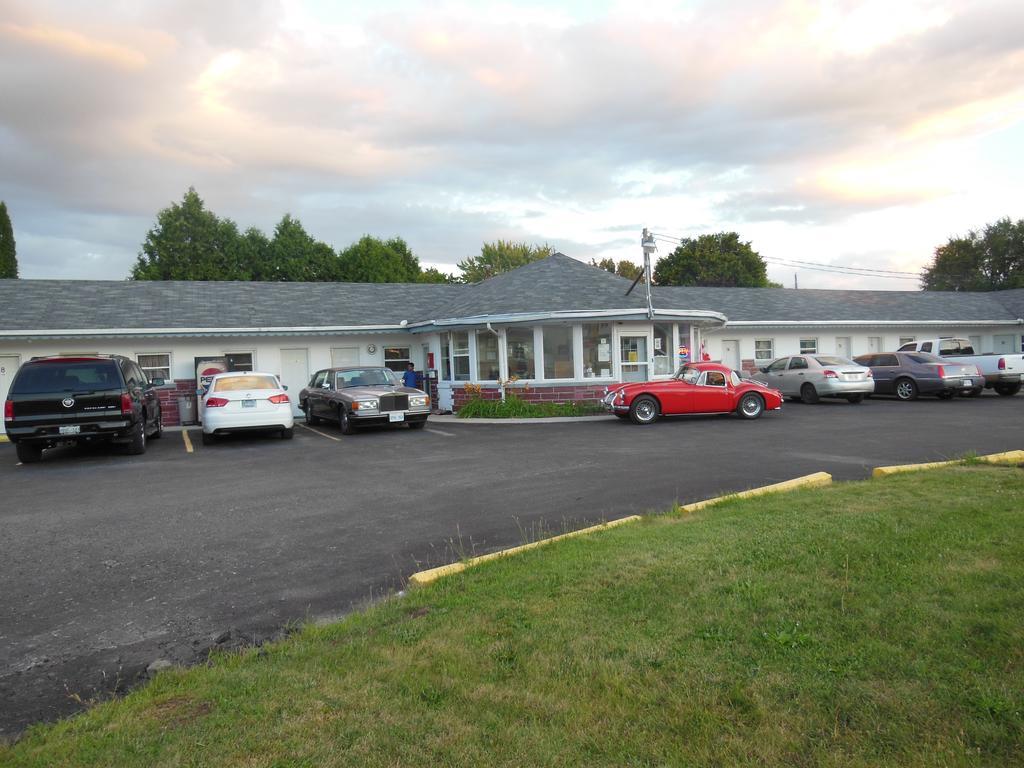 Kent Motel Chatham-Kent Εξωτερικό φωτογραφία