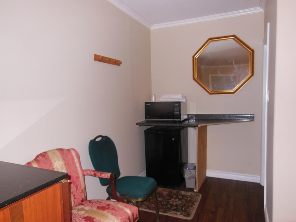 Kent Motel Chatham-Kent Εξωτερικό φωτογραφία