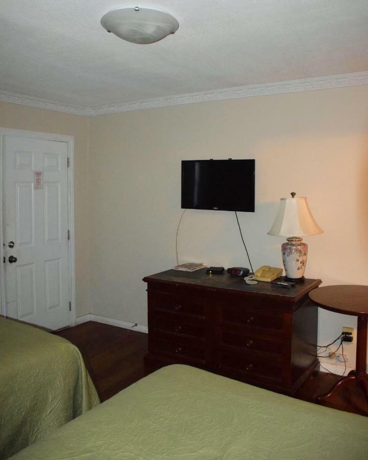 Kent Motel Chatham-Kent Εξωτερικό φωτογραφία