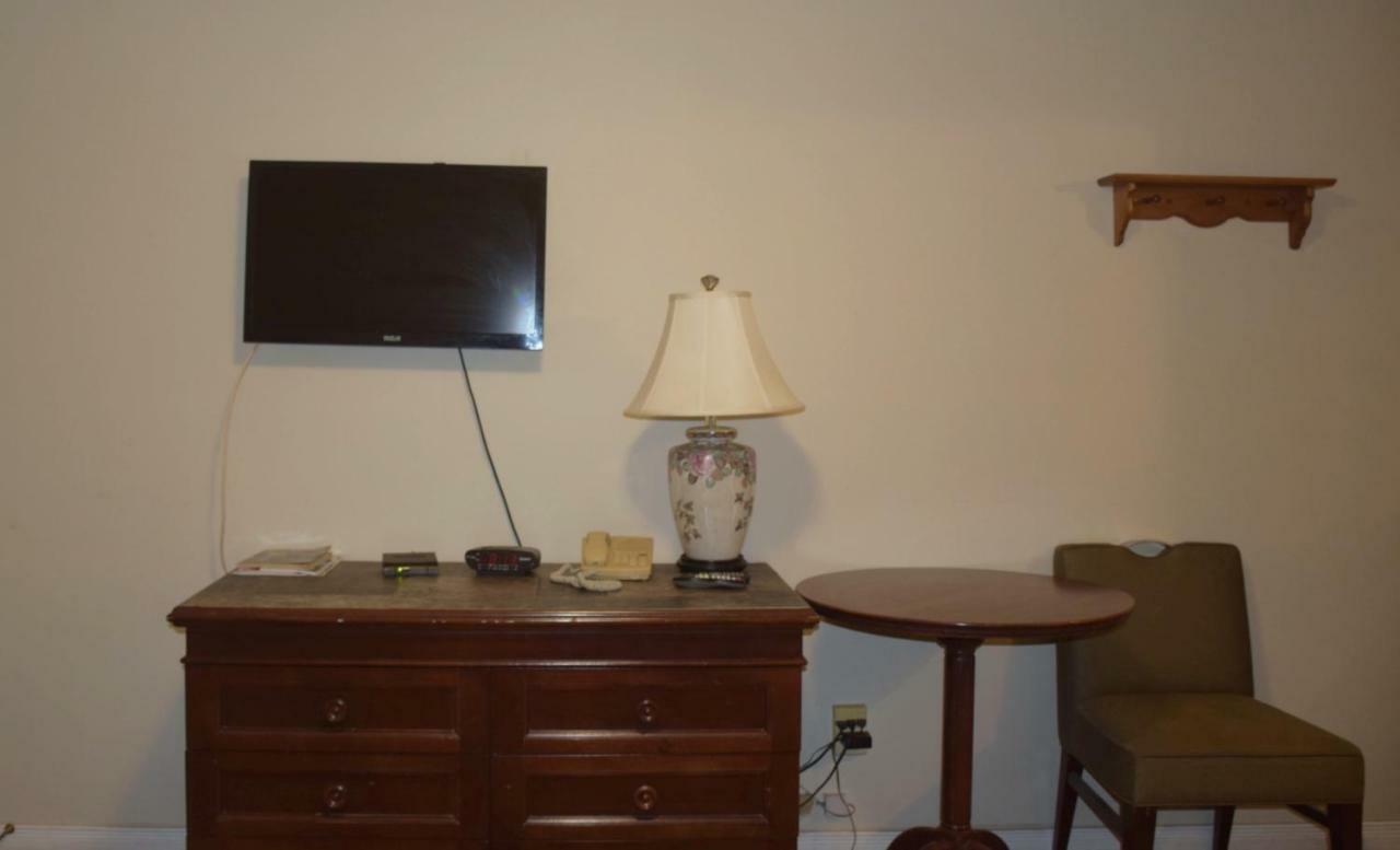 Kent Motel Chatham-Kent Εξωτερικό φωτογραφία